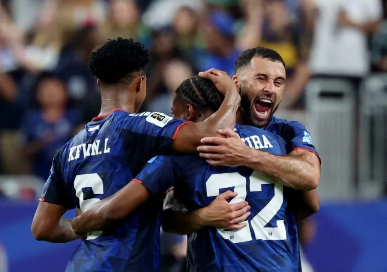 Soccer Football - FIFA World Cup 2026 - Group H - Cape Verde v Saudi Arabia - Houston Stadium, Houston, Texas, U.S. - June 26, 2026 Cape Verde players celebrate after the match as they qualify for the knockout stages of the World Cup IMAGN IMAGES via Reuters/Troy Taormina