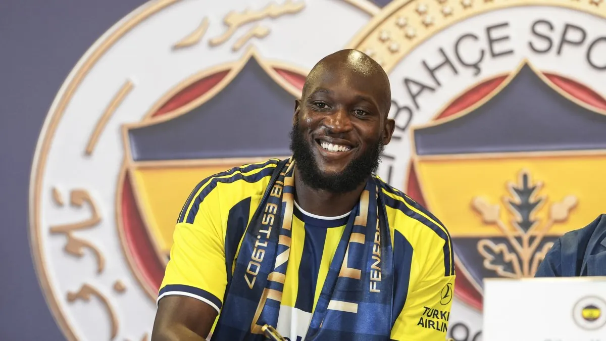 Fenerbahçe's new signing Romelu Lukaku poses for a photo during his unveiling at Chobani Stadium, Istanbul, Türkiye, Aug. 14, 2026. (AA Photo)